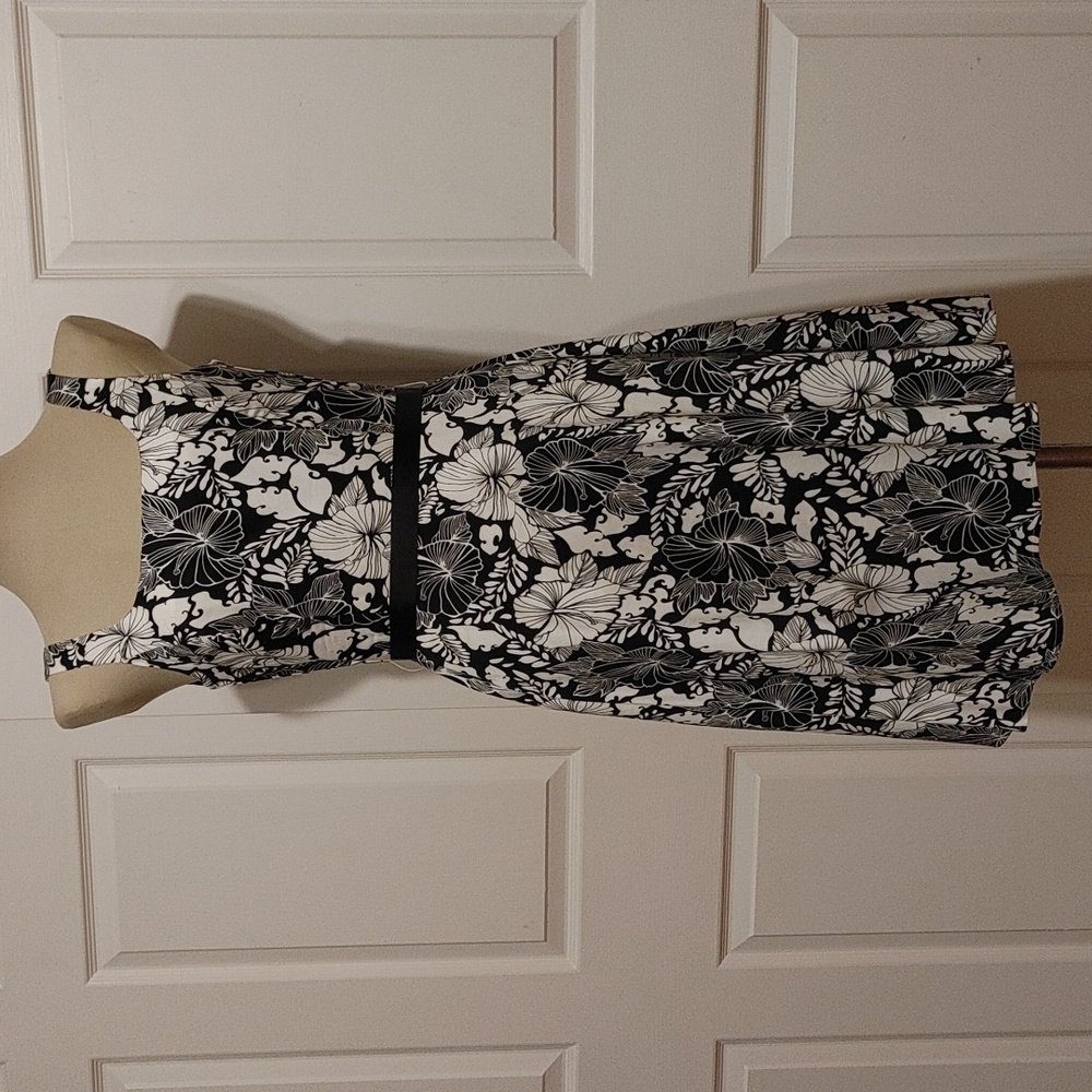 ⚫ "Citi Dress" Dress NWT